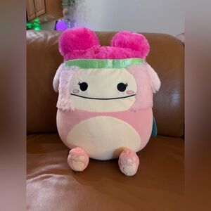 BNWT 14 INCH SQUISHMALLOW - ZYAN THE SASQUATCH (SQUISHDOOS BY SQUISHMALLOW)
